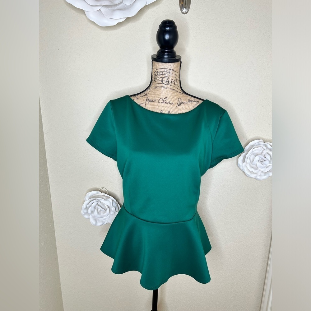 Bisou Bisou Short Sleeve Emerald Green Peplum Waist Blouse in Size XL